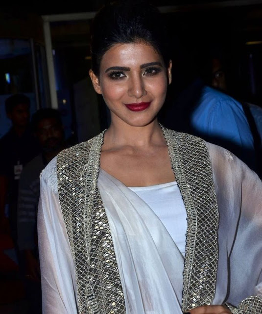 Samantha In White Dress At Jio Filmfare South Awards 31